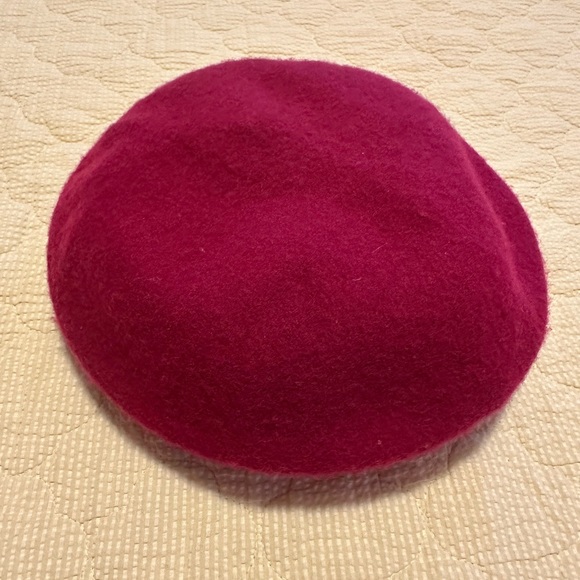 Solid Wool Magenta/Burgundy Beret - Picture 3 of 3